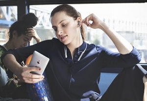 ノイズキャンセリング対応！スタミナにも優れた軽量ワイヤレスイヤホン「WI-C600N」登場！