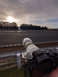カメラ初心者は、カメラまかせでサーキット走行するレーシングカーを撮影できるのか？[α9+SEL70200G]