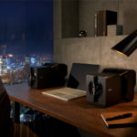 テーブル上のパーソナル空間をコンサートホールに変えるニアフィールドパワードスピーカー「SA-Z1」近い距離で聞くプレミアムスピーカー