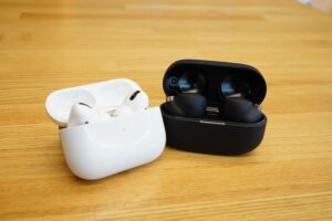【ワイヤレスイヤホンおすすめ】 AirPods Pro 対 WF-1000XM4　音質と使い勝手を５段階比較！